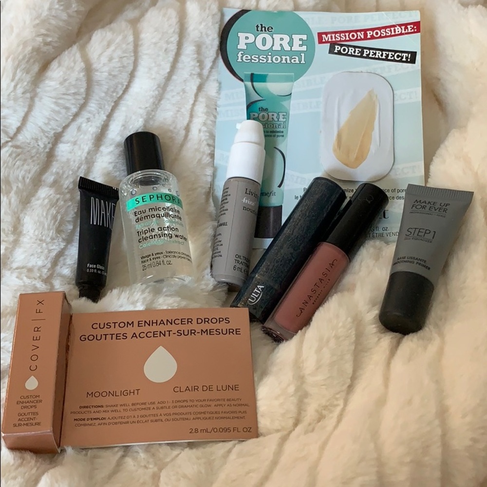 Makeup sample bundle